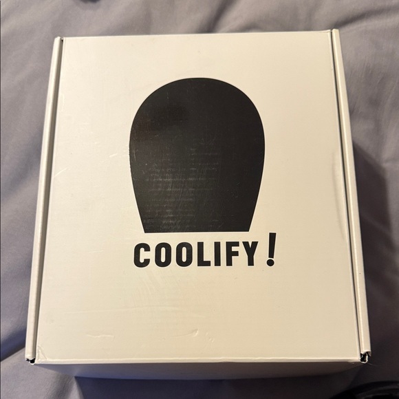 Black Wearable Cooling Device